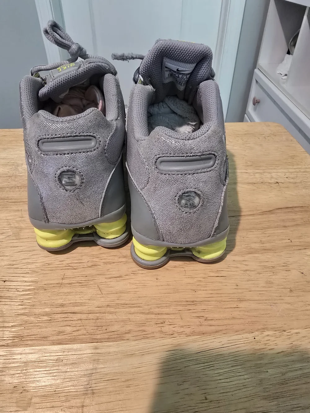 VINTAGE Nike Shox NZ Medium Grey/Sonic Yellow Running Shoes! Size 9 Women's 2011